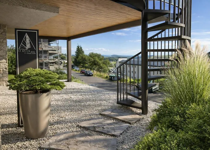 Le Delta De Super-besse